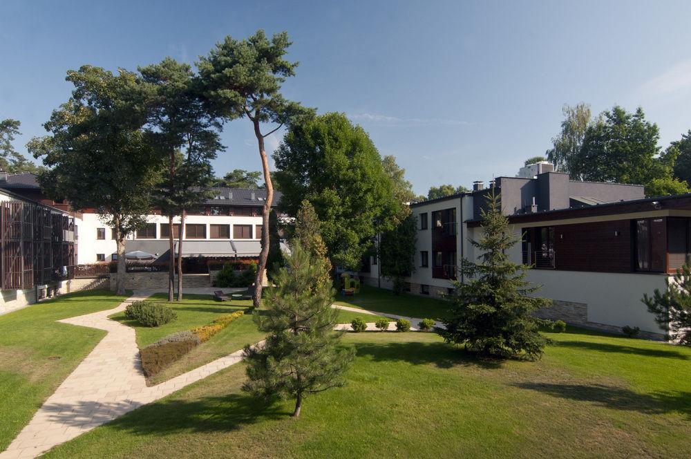 Columna Medica Hotel Łask Exterior foto