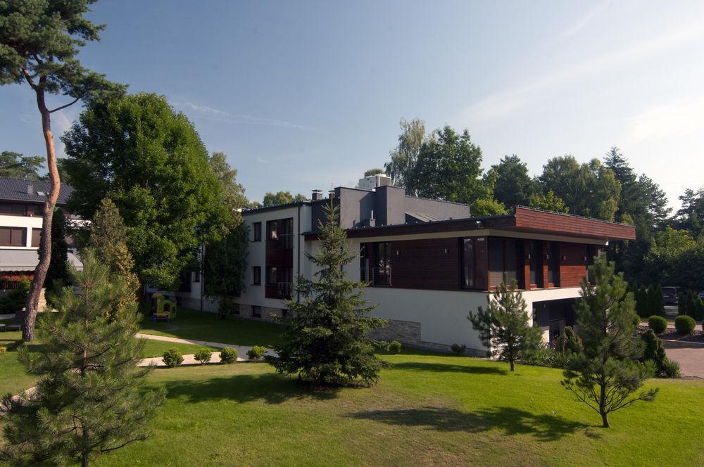 Columna Medica Hotel Łask Exterior foto
