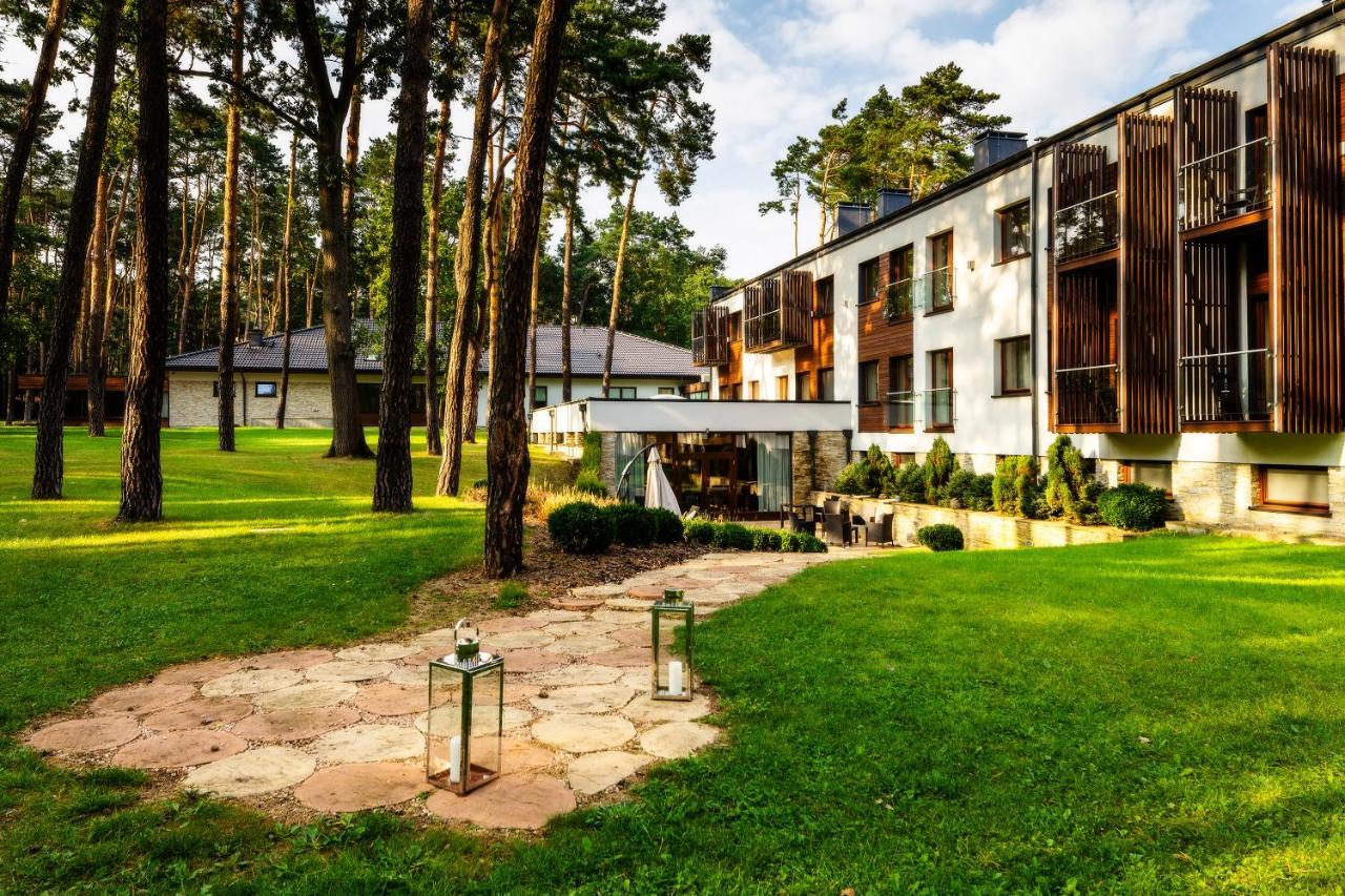 Columna Medica Hotel Łask Exterior foto