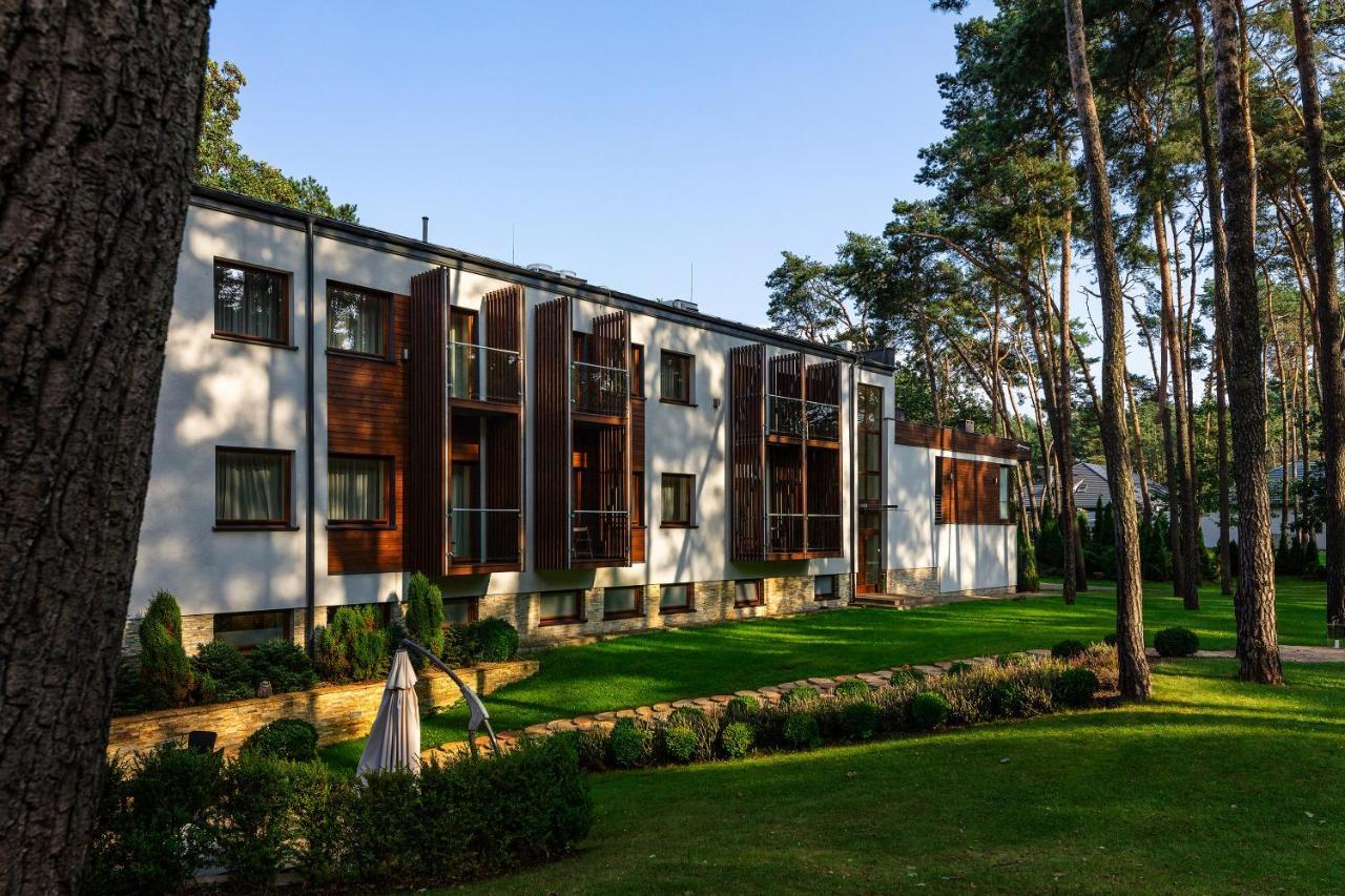 Columna Medica Hotel Łask Exterior foto